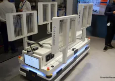 Deze robot van Honest Agtech, uitgerust met UV-C-toepassing van Cleanlight, trok veel bekijks op de stand bij Viscon.